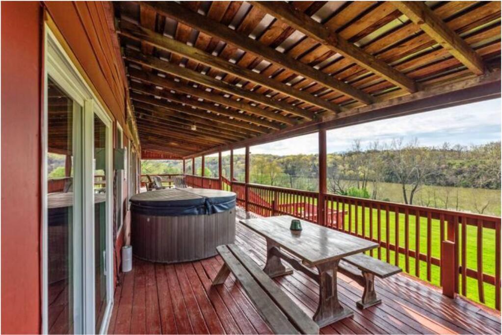 The Barn At Evermore: Riverfront Retreat W/Hot Tub Лурей Экстерьер фото